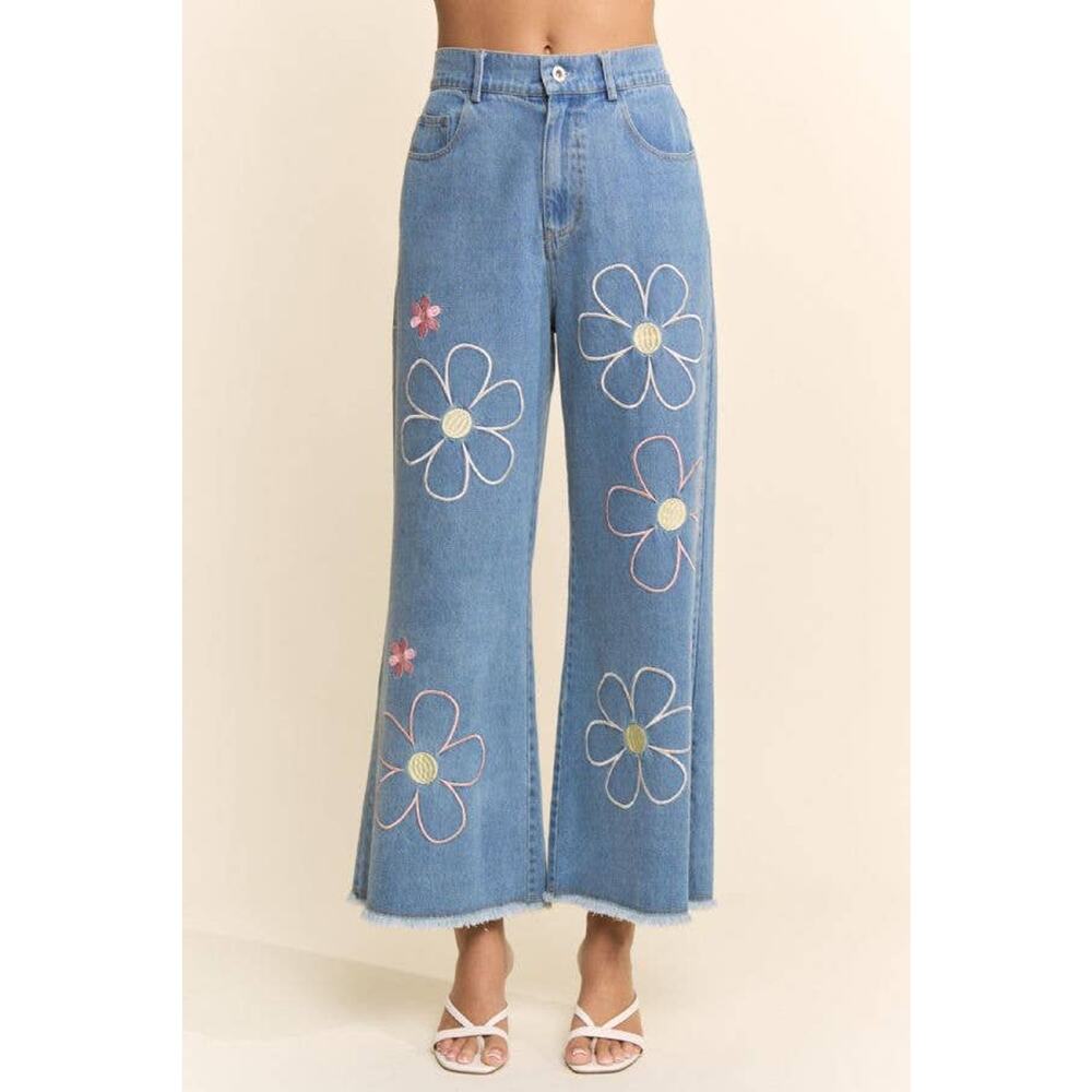 NWT Flower Embroidered Cropped Wide-Leg Denim Pant: Denim Blue / M - Picture 4 of 10